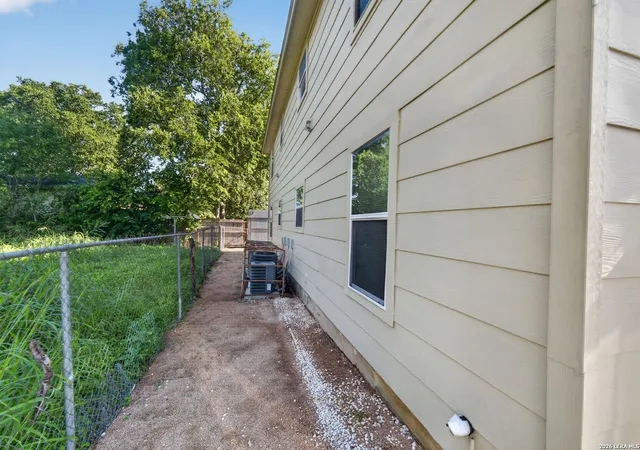 27th image of 926/930 Drury Lane, San Antonio, TX 78221 | MLS# 1971114