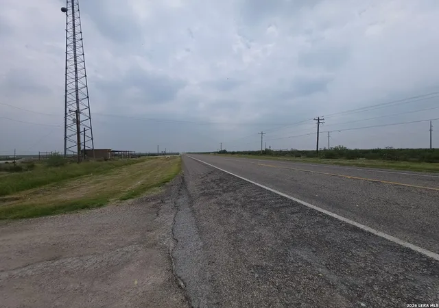 3rd image of 2142 Sunbeam Rdg, Eagle Pass, TX 78852 | MLS# 1971131