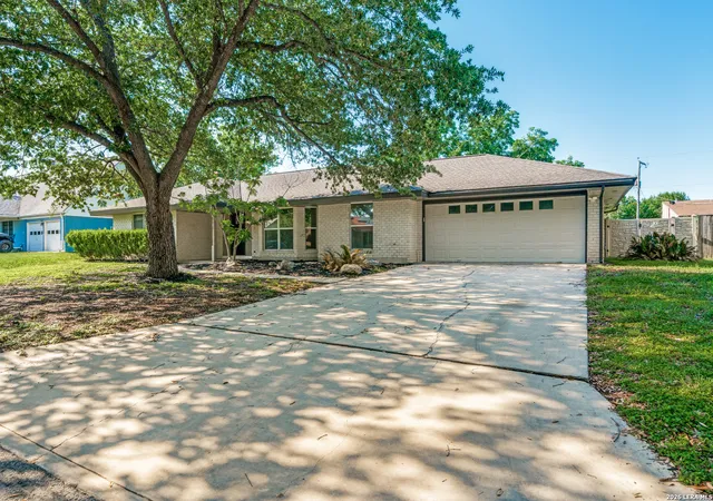 Photo 3 of Single family home for sale at 654 Richfield, Windcrest, TX 78239 | MLS# 1971132 | Listing updated on 2026-08-24