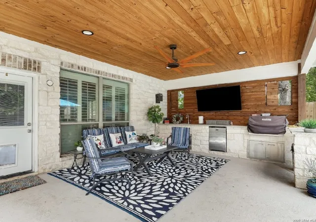 Photo 4 of Sale Pending at 27 Stonewall Bend, San Antonio, TX 78256 | MLS# 1971137 | Listing updated on 2026-09-14