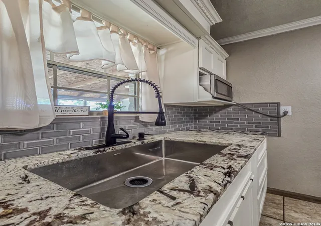 4th image of 272 Candelario Montalvo Jr, Eagle Pass, TX 78852 | MLS# 1971139