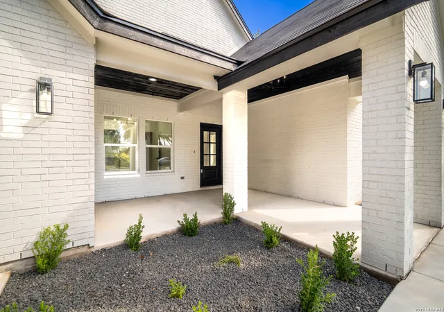 4th image of 169 Pine Valley Dr, La Vernia, TX 78121 | MLS# 1971155