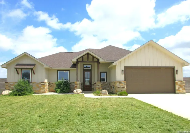 Homes for sale in Pleasanton, TX | 508 Alta Vista Dr, Pleasanton, TX 78064 | MLS# 1971169