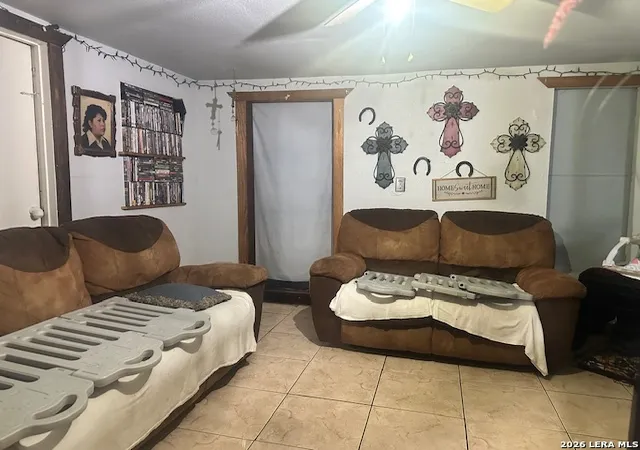4th image of 517 Avenue K, Poteet, TX 78065 | MLS# 1971171