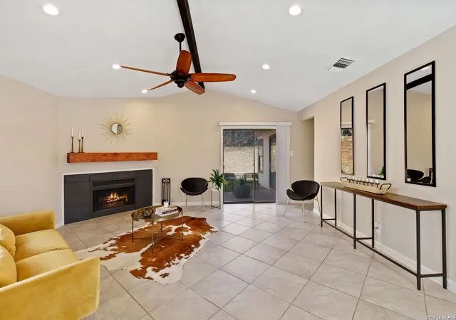 3rd image of 9807 Sugarloaf Dr, San Antonio, TX 78245 | MLS# 1971244