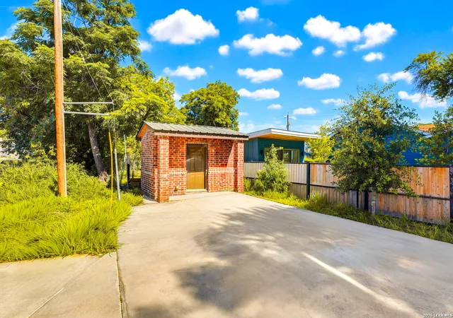 41st image of 727 E Park Ave, San Antonio, TX 78212 | MLS# 1971247
