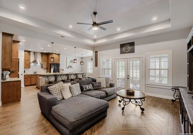 Photo 1 of Single family home for sale at 748 Canyon Oaks Dr, Canyon Lake, TX 78133 | MLS# 1971258 | Listing updated on 2026-06-16
