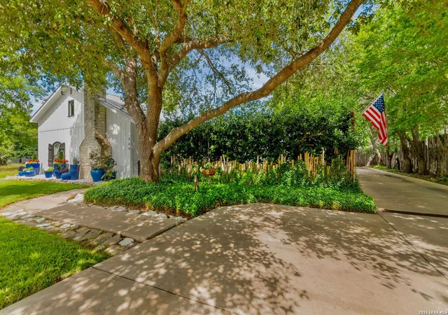 1st image of 904 N Lincoln St, Fredericksburg, TX 78624 | MLS# 1971266