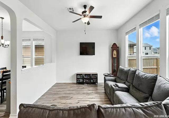 4th image of 354 Deer Crest Dr, New Braunfels, TX 78130 | MLS# 1971287