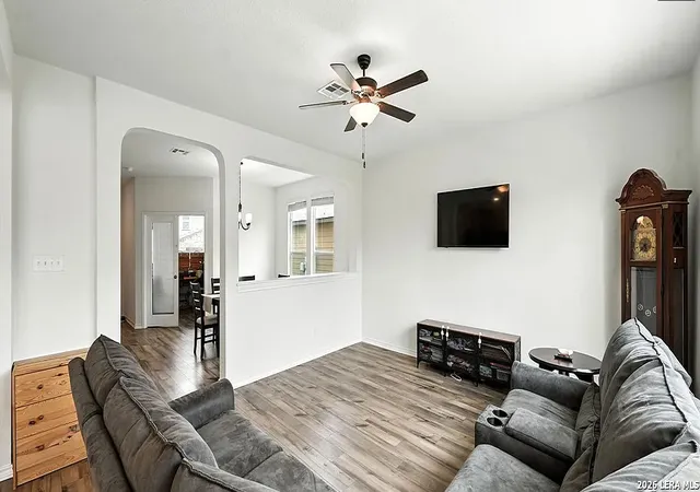 5th image of 354 Deer Crest Dr, New Braunfels, TX 78130 | MLS# 1971287