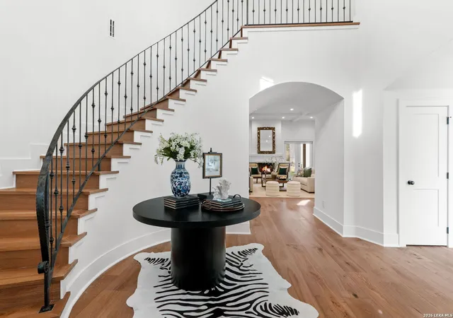 2nd image of 817 Garraty Rd, Terrell Hills, TX 78209 | MLS# 1971301