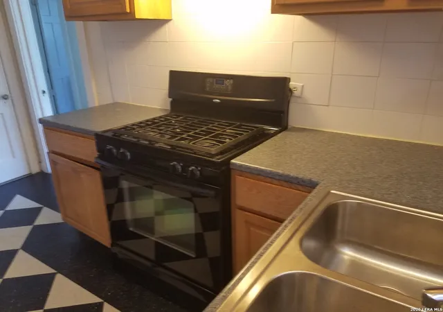 Photo 3 of Multi family home for sale at 1524 W Woodlawn, San Antonio, TX 78201 | MLS# 1971325 | Listing updated on 2026-08-16