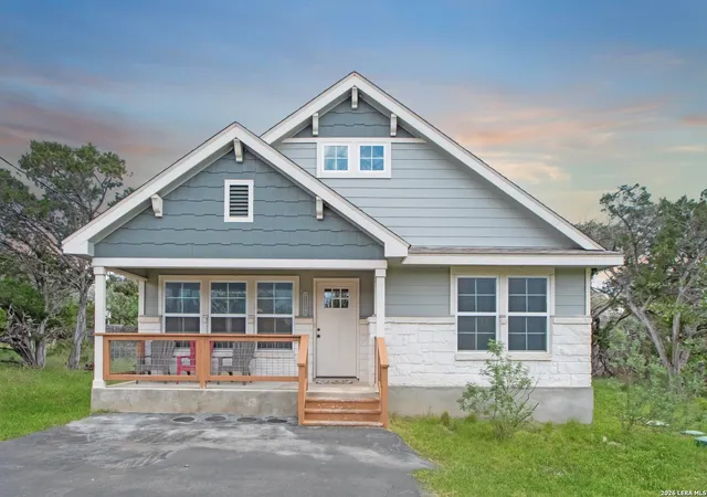 Photo 1 of Single family home for sale at 1033 Eagle Flight Dr, Canyon Lake, TX 78133 | MLS# 1971335 | Listing updated on 2026-06-10