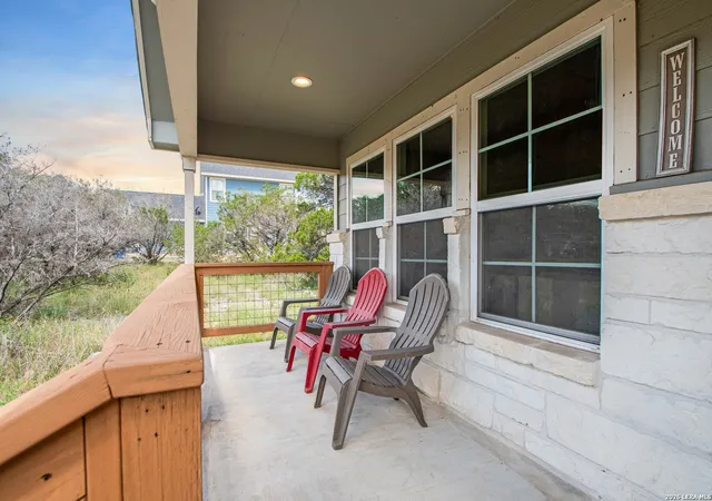 Photo 4 of Single family home for sale at 1033 Eagle Flight Dr, Canyon Lake, TX 78133 | MLS# 1971335 | Listing updated on 2026-06-10