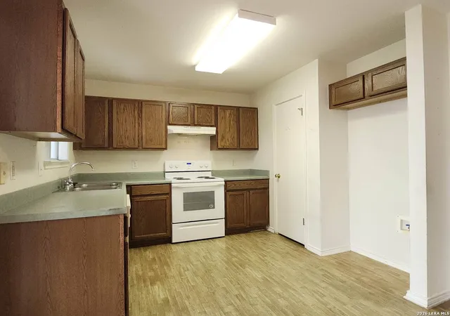 Photo 3 of Sale Pending at 6907 Bluegrass Run, San Antonio, TX 78240 | MLS# 1971346 | Listing updated on 2026-08-11