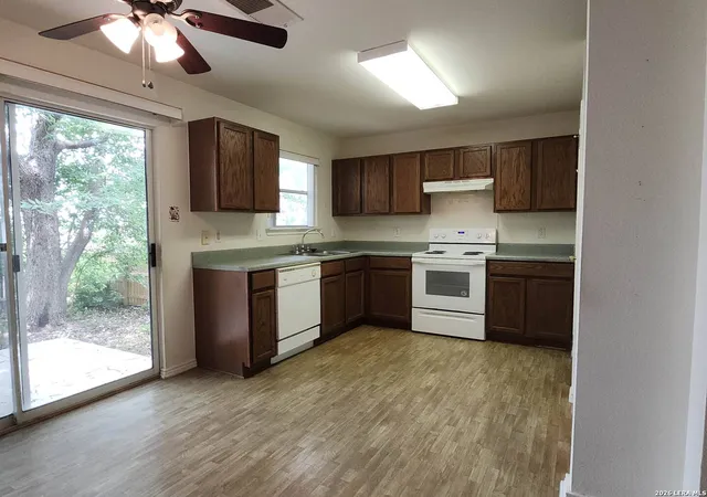 Photo 4 of Sale Pending at 6907 Bluegrass Run, San Antonio, TX 78240 | MLS# 1971346 | Listing updated on 2026-08-11