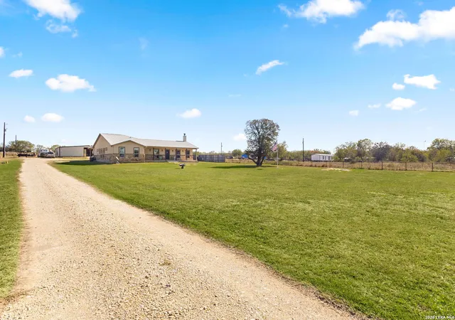 3rd image of 381 Schneider Rd, Seguin, TX 78155 | MLS# 1971418