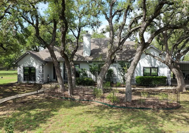 Homes for sale in Pipe Creek, TX | 217 Wild Horse, Pipe Creek, TX 78063 | MLS# 1971438