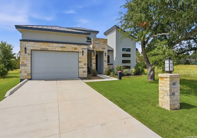 Homes for sale in Horseshoe Bay, TX | 109 Cap Rock, Horseshoe Bay, TX 78657 | MLS# 1971444