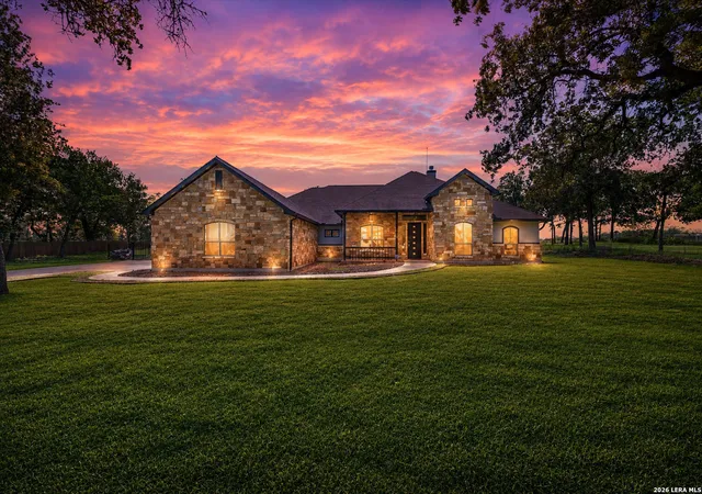 2nd image of 156 Woodlands Dr, La Vernia, TX 78121 | MLS# 1971491