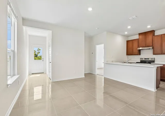 Photo 4 of Single family home for sale at 4125 Woodside Dr, Seguin, TX 78155 | MLS# 1971500 | Listing updated on 2026-09-18