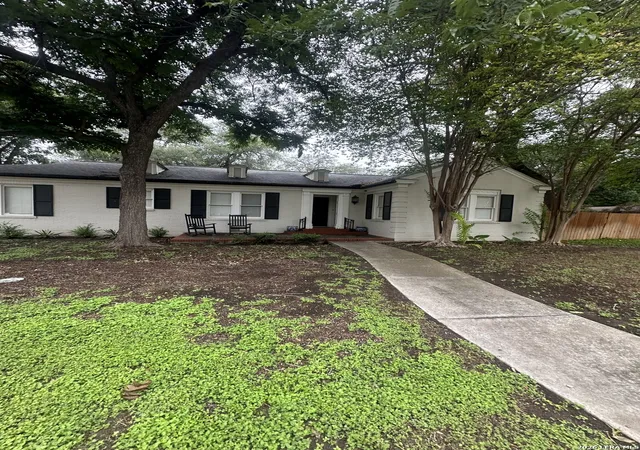 2nd image of 401 N High St, Uvalde, TX 78801 | MLS# 1971537