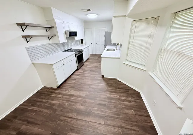 Photo 4 of Single family home for sale at 7119 Forest Mont St, San Antonio, TX 78240 | MLS# 1971547 | Listing updated on 2026-09-25