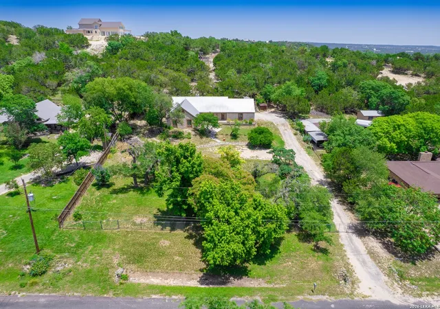 Homes for sale in Kerrville, TX | 333 Secret Valley Dr, Kerrville, TX 78028 | MLS# 1971573