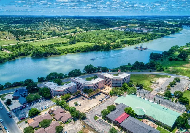 3rd image of 1012 Guadalupe St #3A, Kerrville, TX 78028 | MLS# 1971637