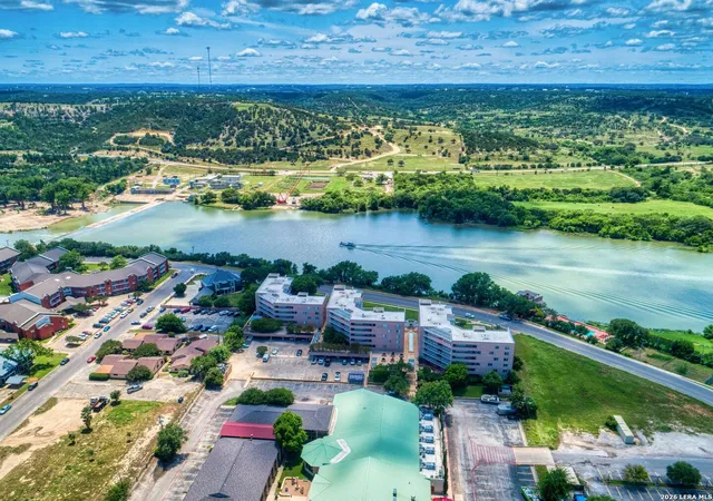4th image of 1012 Guadalupe St #3A, Kerrville, TX 78028 | MLS# 1971637