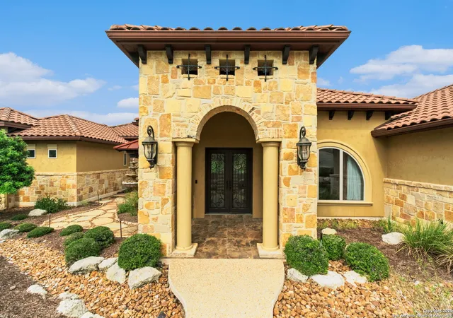 Photo 3 of Single family home for sale at 44 Oakland Hls, Boerne, TX 78006 | MLS# 1971641 | Listing updated on 2026-09-13