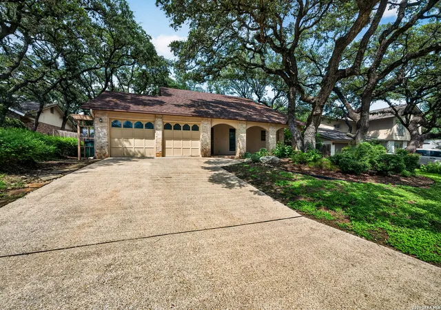 Photo 3 of Sale Pending at 13515 Hollow View St, San Antonio, TX 78232 | MLS# 1971647 | Listing updated on 2026-09-23