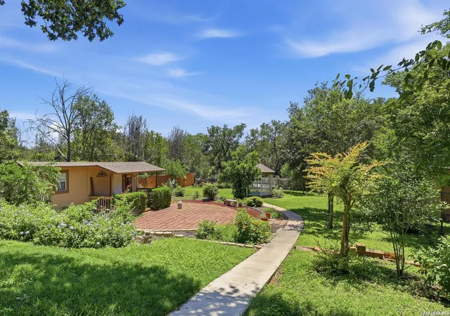 Photo 3 of Sale Pending at 3814 Highcliff Dr, San Antonio, TX 78218 | MLS# 1971723 | Listing updated on 2026-08-05