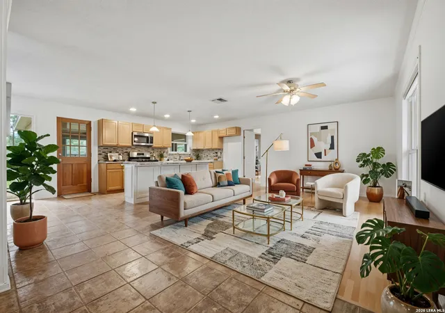 Photo 4 of Sale Pending at 3814 Highcliff Dr, San Antonio, TX 78218 | MLS# 1971723 | Listing updated on 2026-08-05