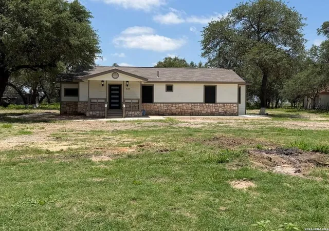 Homes for sale in Poteet, TX | 505 Nottingham Dr, Poteet, TX 78065 | MLS# 1971747