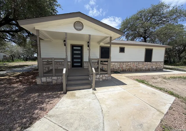 Homes for sale in Poteet, TX | 505 Nottingham Dr, Poteet, TX 78065 | MLS# 1971747
