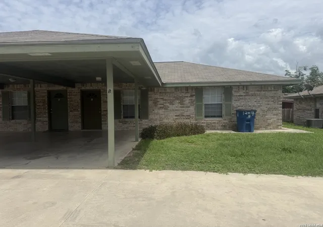 21st image of 1207 & 1209 W Goodwin St, Pleasanton, TX 78064 | MLS# 1971795