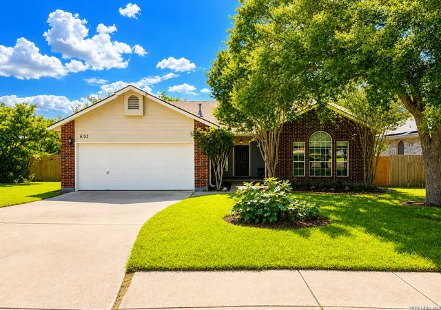 Photo 2 of Single family home for sale at 6155 Heritage Pl Dr, San Antonio, TX 78240 | MLS# 1971831 | Listing updated on 2026-08-01