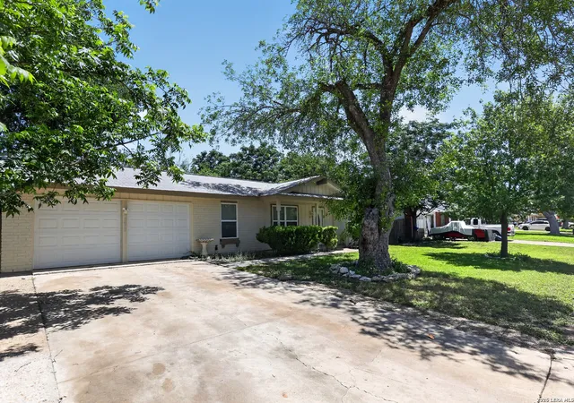 Photo 3 of Single family home for sale at 5615 Brandemere Dr, San Antonio, TX 78218 | MLS# 1971838 | Listing updated on 2026-06-28