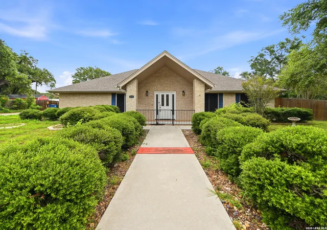 Photo 1 of Single family home for sale at 1320 Continental Dr, Pleasanton, TX 78064 | MLS# 1971966 | Listing updated on 2026-08-18