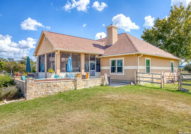 2nd image of 212 Antler Cir, Bandera, TX 78003 | MLS# 1971984