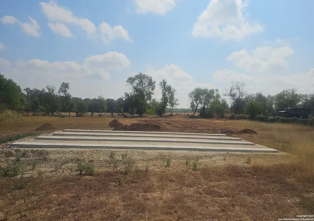 2nd image of 18000 Wisdom Rd, Lytle, TX 78052 | MLS# 1972016