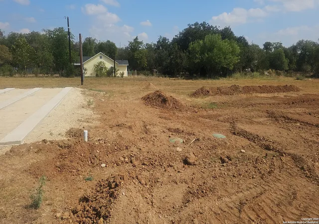 4th image of 18000 Wisdom Rd, Lytle, TX 78052 | MLS# 1972016