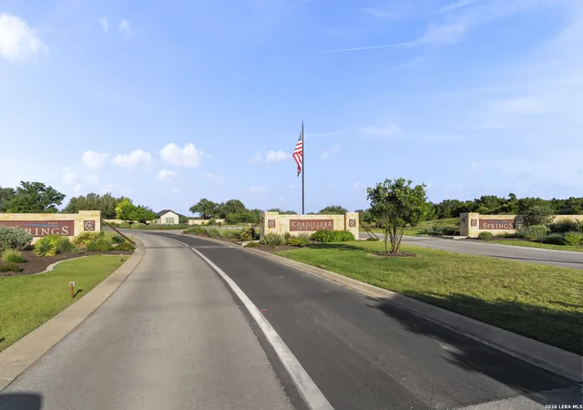 2nd image of 9 Ledgestone Trl, Boerne, TX 78006 | MLS# 1972027
