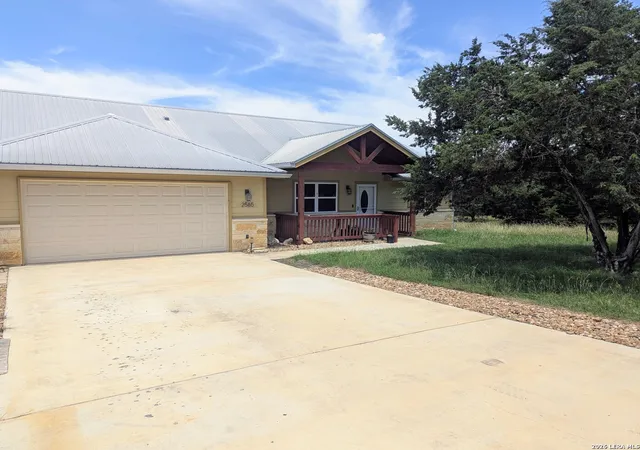 Photo 1 of Single family home for sale at 2565 Rocky Ridge Loop, Canyon Lake, TX 78133 | MLS# 1972032 | Listing updated on 2026-06-13