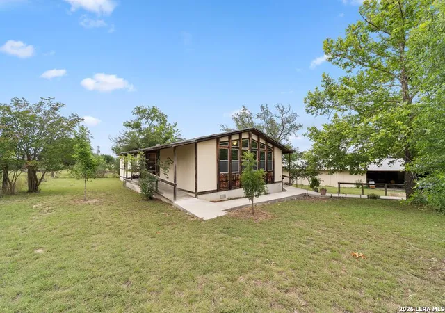 Photo 2 of Single family home for sale at 305 E Silver Hills Rd, Kerrville, TX 78028 | MLS# 1972034 | Listing updated on 2026-08-07