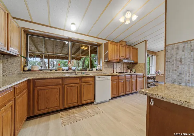 Photo 3 of Single family home for sale at 305 E Silver Hills Rd, Kerrville, TX 78028 | MLS# 1972034 | Listing updated on 2026-08-07
