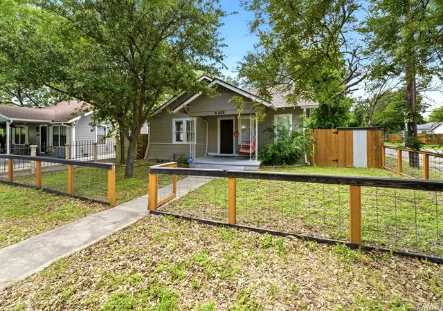 2nd image of 1638 Santa Monica St, San Antonio, TX 78201 | MLS# 1972057