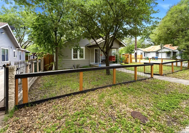 3rd image of 1638 Santa Monica St, San Antonio, TX 78201 | MLS# 1972057