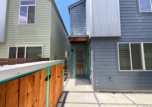 2nd image of 330 Clay, San Antonio, TX 78204